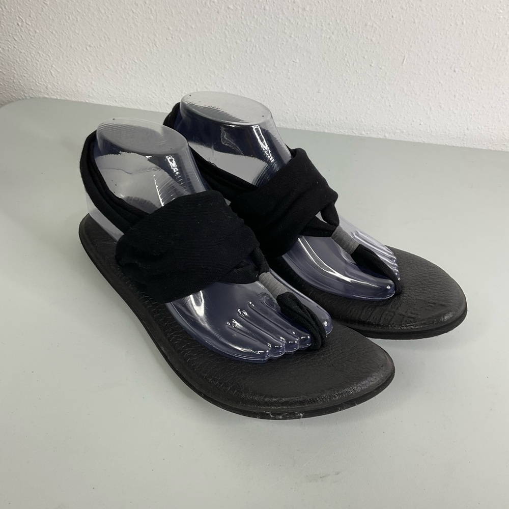 Sanuk Black Fabric Thong Sandals Size 9
